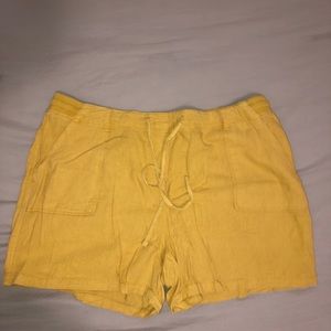 Linen mustard yellow shorts